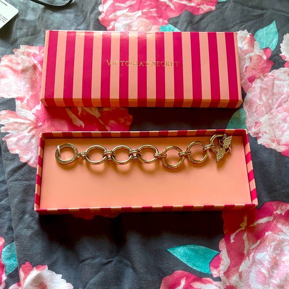 NWTs Rare VS bling Angel wing bracelet